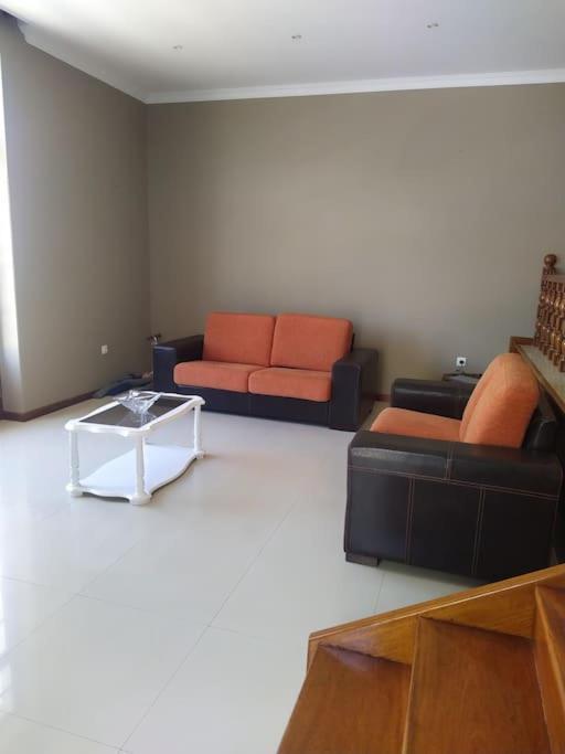 Villa Vivenda Com Patio, No Coracao Do Mindelo Esterno foto