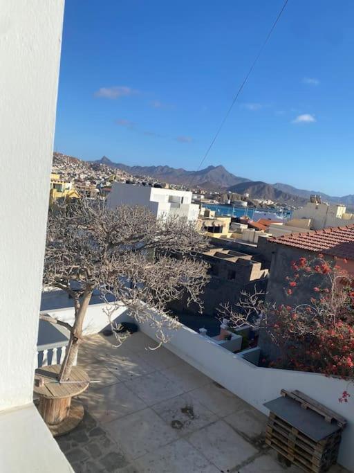Villa Vivenda Com Patio, No Coracao Do Mindelo Esterno foto