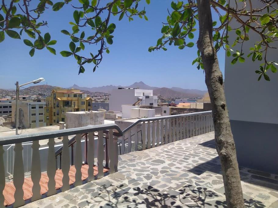 Villa Vivenda Com Patio, No Coracao Do Mindelo Esterno foto